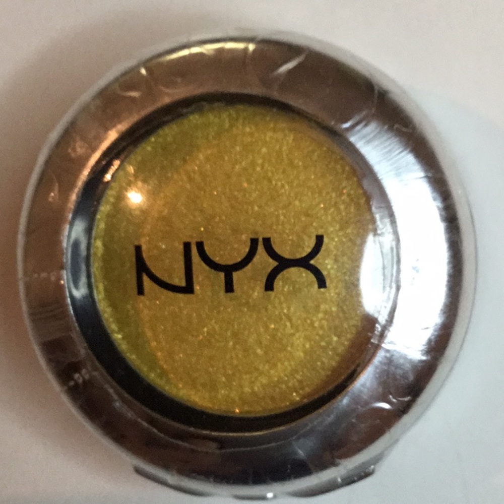 NYX prismatic shadow gilded